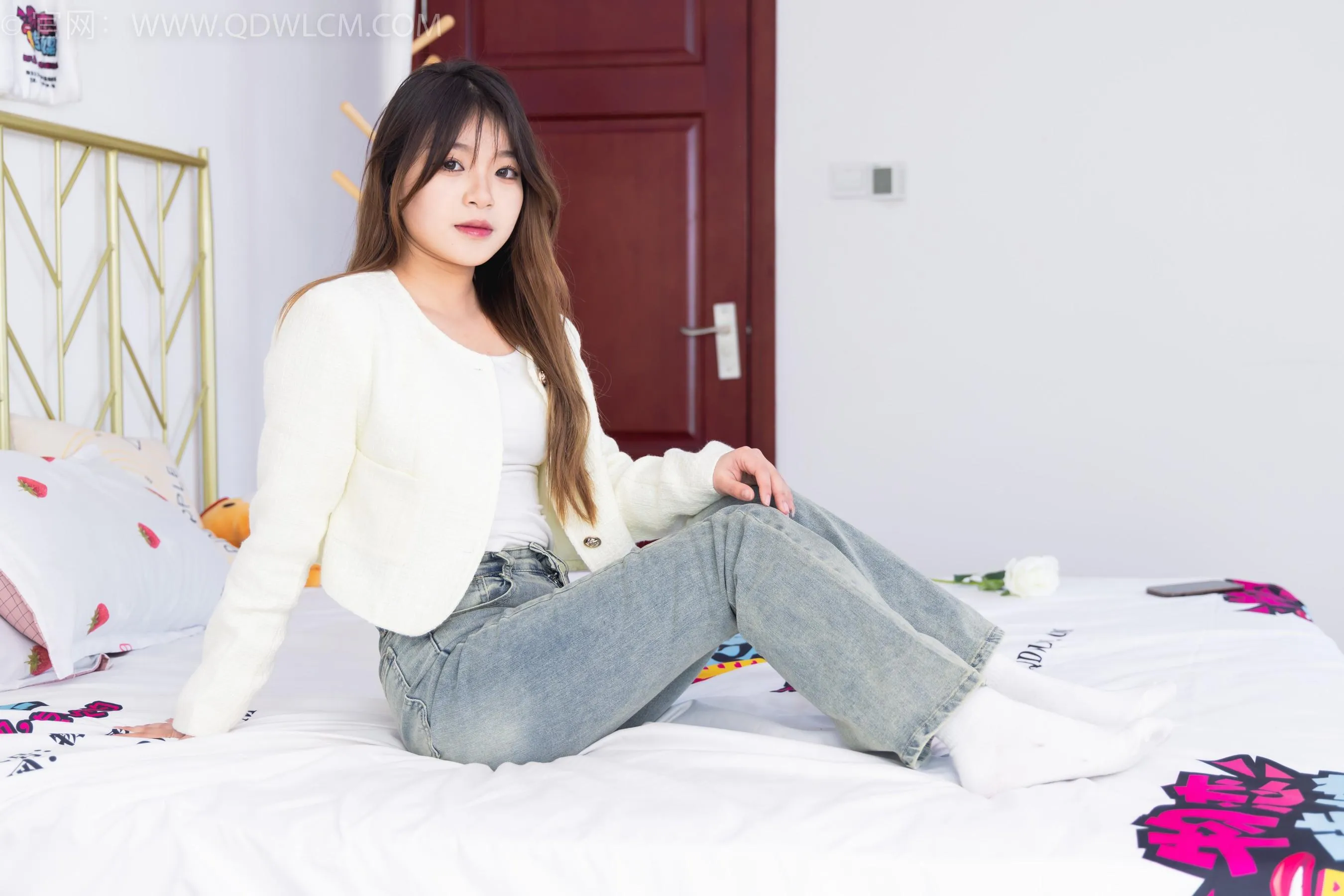 物恋传媒 NO.1556 闪闪-闪闪发光 [151P]插图2